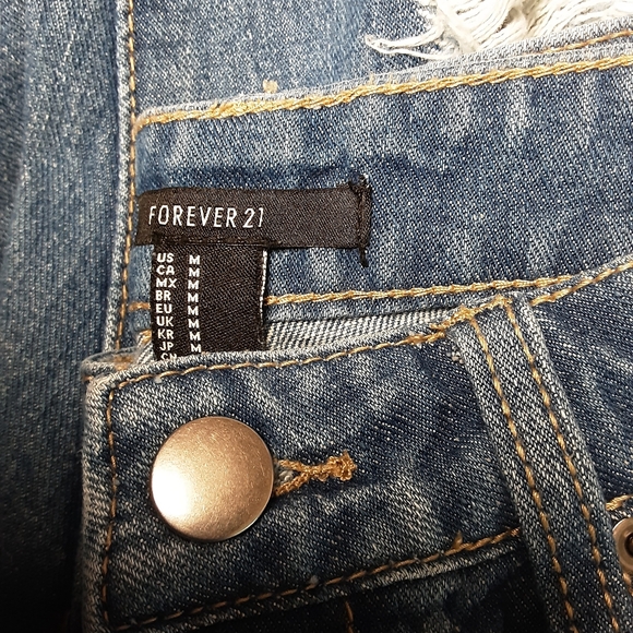 Forever 21 Cropped Frayed Ankle Jeans NWT - Picture 6 of 6